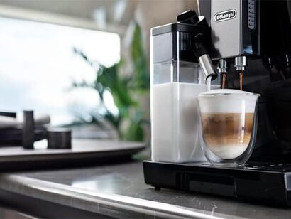 Кофемашина на 2 чашки с насадкой для вспенивания молока, черная Elite Cappuccino De'Longhi