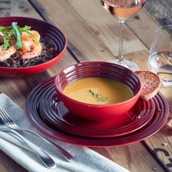 Тарелка для супа 22 см, красная Le Creuset