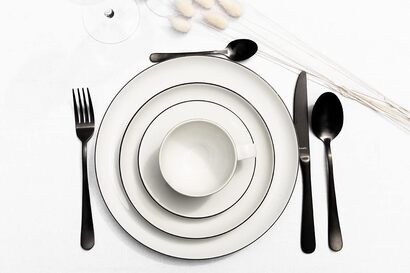 Набор столовой посуды на 6 человек 30 предметов Nora Black Rant Konsimo